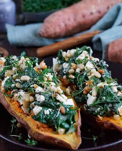 Gefüllte Süßkartoffel mit Spinat und Ricotta