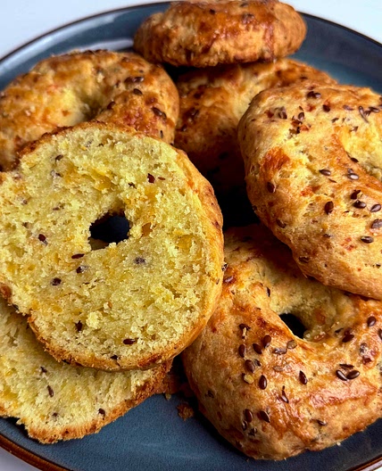 Flaky Cheesy Bagels 