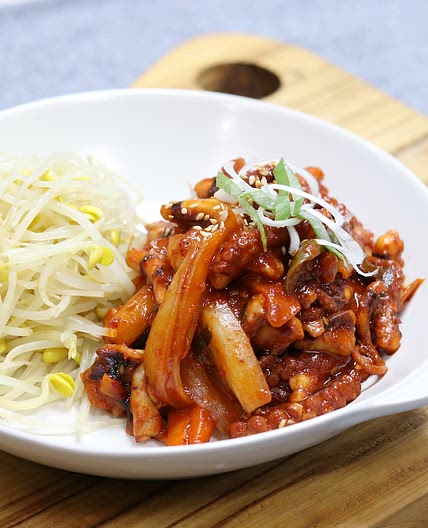 콩나물과 곁들여 먹으면 더 맛있는 낙지볶음 레시피
