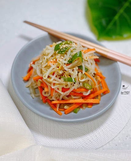 아삭하고 맛있는 간단한 숙주 나물 무침 만들기