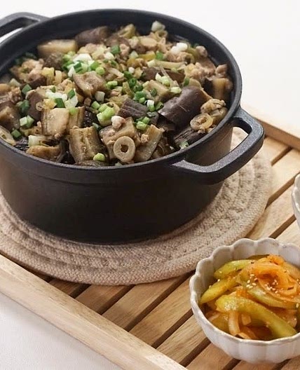 가지밥 누룽지까지 든든한 한끼식사 돼지고기 가지솥밥