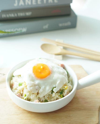대파 햄 야채 스팸볶음밥 만드는법 파기름 간장 넣고~