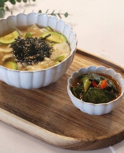 속 뜨끈하게 먹기 좋은 쫄깃한 수제비 만들기