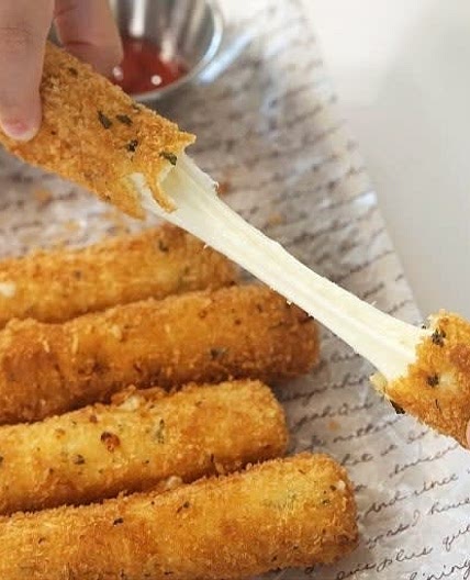 스트링 치즈로 어린이 간식 치즈 스틱 만들기