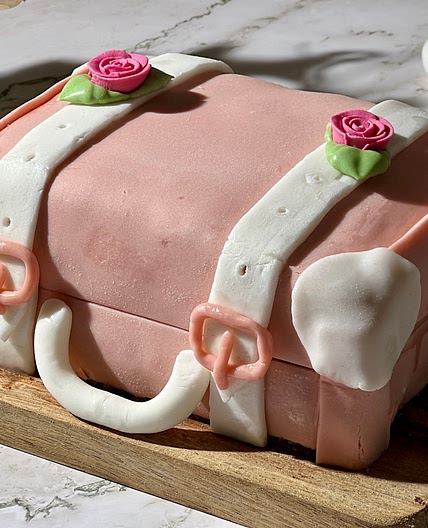 Suitcase Cake: Trendy Fondant Cake Recipe You Must Try