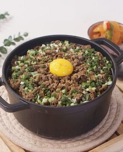 간단한 집밥 메뉴로 만들기 좋은 소불고기 솥밥 레시피