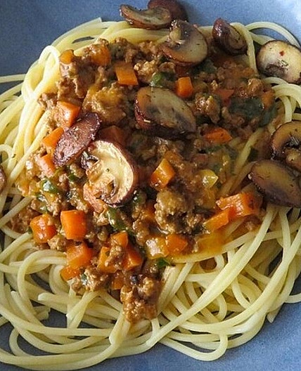 Schnelle Hack-Champignon-Sauce mit Spaghetti à la George
