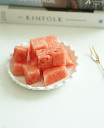 수박 자르는법 통에 넣고 꺼내 먹기