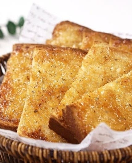 버터없이 만드는 마늘빵 레시피