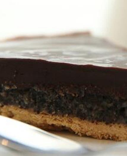 Poppy Chocolate Pie / Amir Porat & Rossla Yona