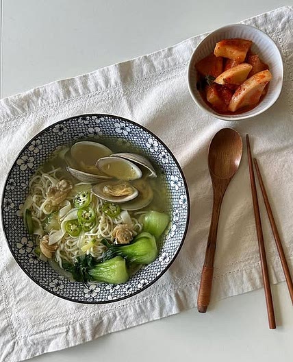 두부면 조개 칼국수