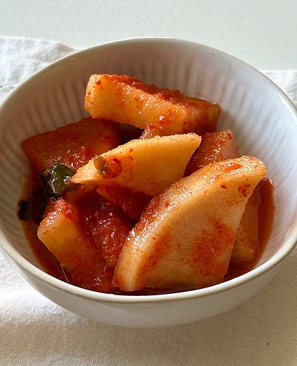 탄산처럼 톡 쏘는 석박지