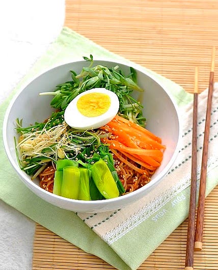 봄나물비빔국수