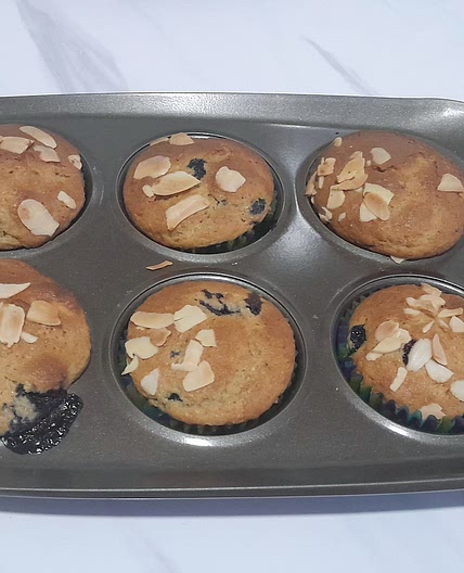Quick and Easy Blueberry Flaked Almonds Muffins