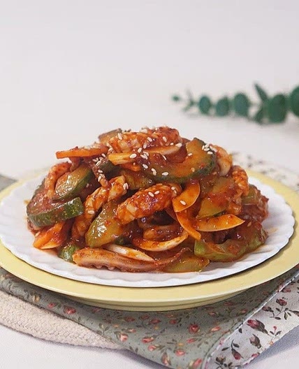 느끼함을 잡아주는 오이 오징어 초무침 만드는 법