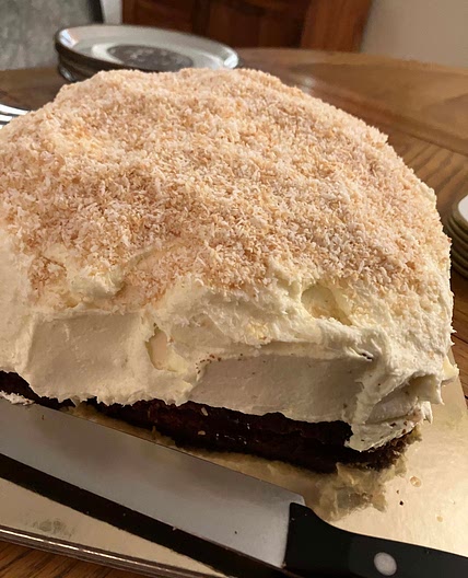 Golden coconut cake 