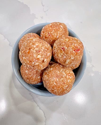 Strawberry Cashew Energy Bites 