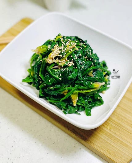 겨울에 더 맛있는 시금치 된장 무침 만드는법