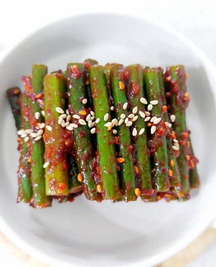 마늘쫑무침  레시피 아삭한 마늘쫑무침 만드는법