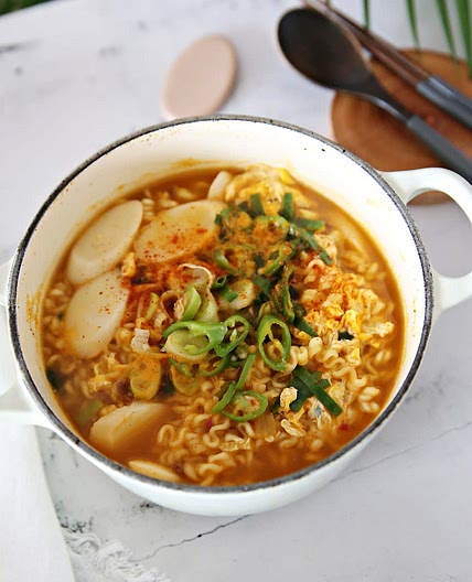 떡라면 레시피  계란라면 분식집라면 끓이는법