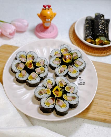 한입에 쏙! 스팸을 넣어 더 맛있는 스팸꼬마김밥만들기