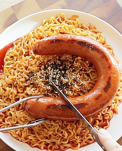 킬바사 소세지 불닭볶음면