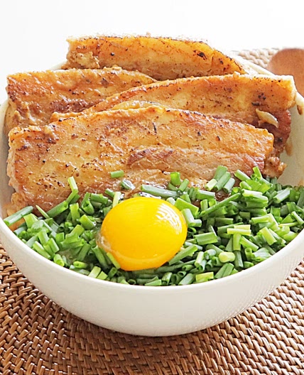 노른자 된장 돼지고기 덮밥