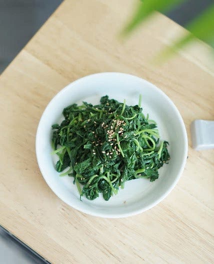 참나물무침 비빔밥재료에도 잘 어울려요
