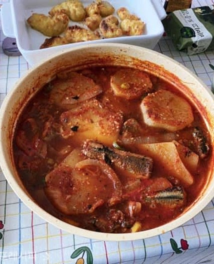 [꽁치통조림 요리] 김치찌개 꽁치통조림 맛있는 꽁치무조림 만드는법