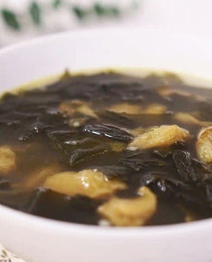 고기없이 끓이는 황태 미역국