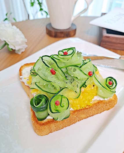 크림치즈 오이 토스트
