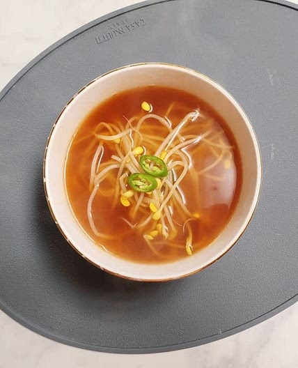 얼큰한 콩나물국 해장국