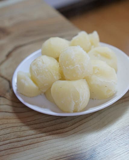 냄비에 감자 삶는법 어렵지 않아요