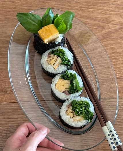 향긋한 바질 김밥