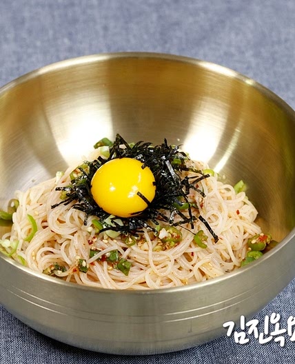 간단한 별미음식 간장비빔국수 만들기