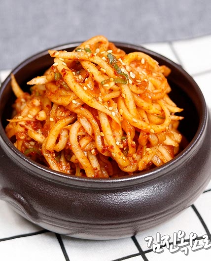 무가 매운 여름철 무생채 맛있게 만드는법 여름무생채