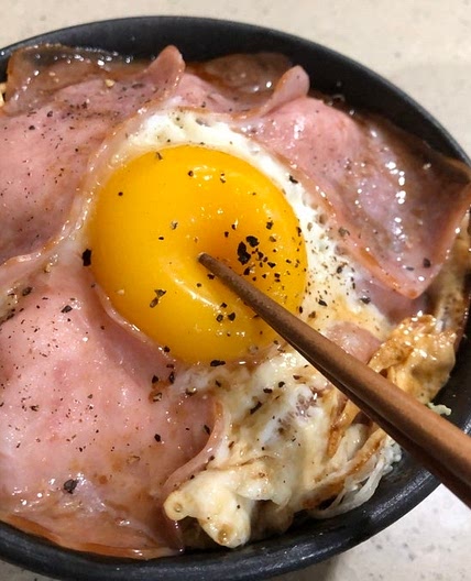 햄 달걀 덮밥