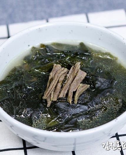 눈물나게 맛있는 소고기미역국 끓이는법 쇠고기미역국 레시피