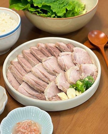 앞다리살 수육 맛있게 삶는법