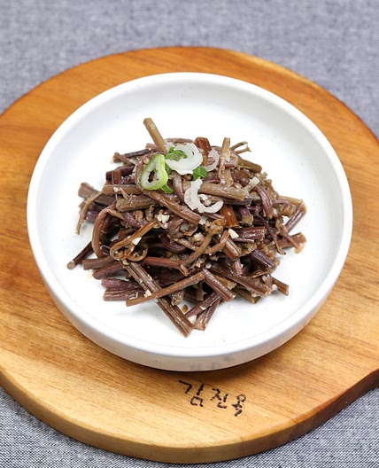 명절에 도움이 될 건고사리 부드럽게 삶는법