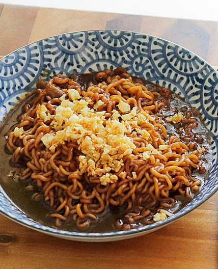 마늘폭탄 짜장라면