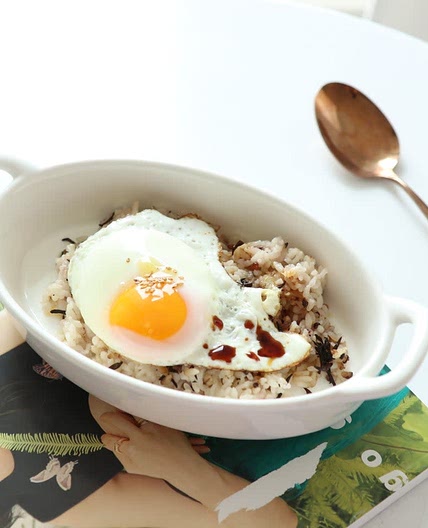 간장계란밥 버터 넣으면 더 맛있지