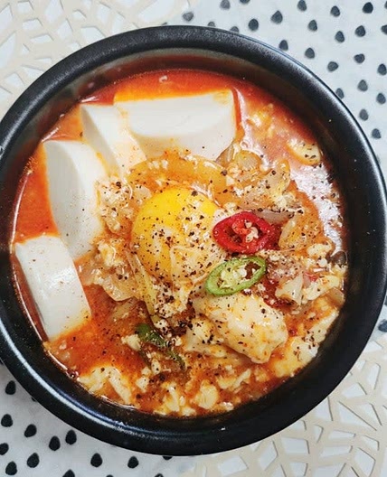 우삼겹 쫄면 순두부 찌개