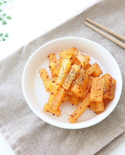 단무지무침 가끔 생각나는 반찬이지요