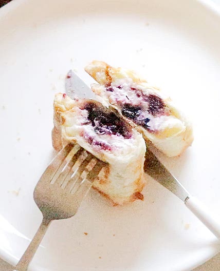 크림치즈 블루베리 샌드위치