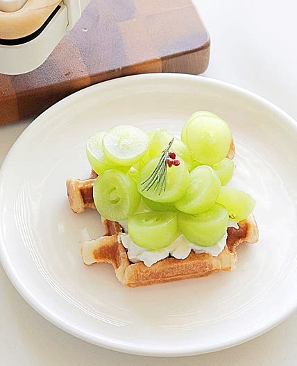 샤인머스켓 크림치즈 와플