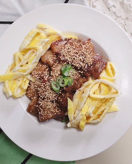 삼겹살 간장조림 덮밥