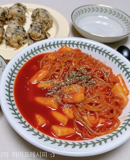 아워홈 쫄볶이로 맛있게 만드는 쫄볶이 레시피 매콤한 쫄볶이 만들기