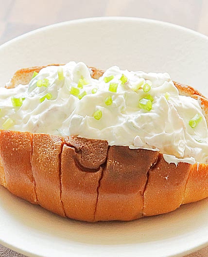 베이컨 쪽파 크림치즈 소금빵