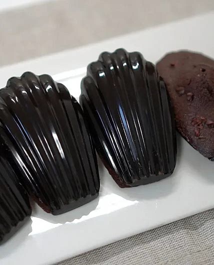 반짝반짝 빛나는 초코 마들렌 만들기